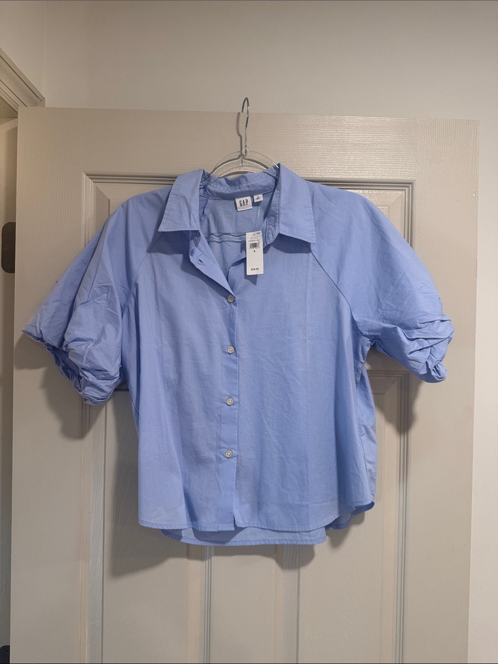 GAP Puffered sleeve button down